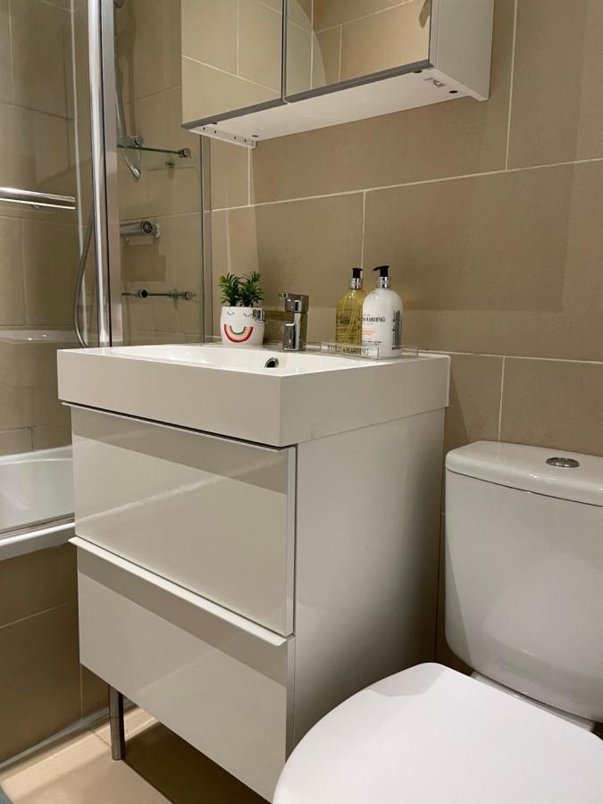 2 Bed Apartment Close To City Centre Cardiff Bagian luar foto