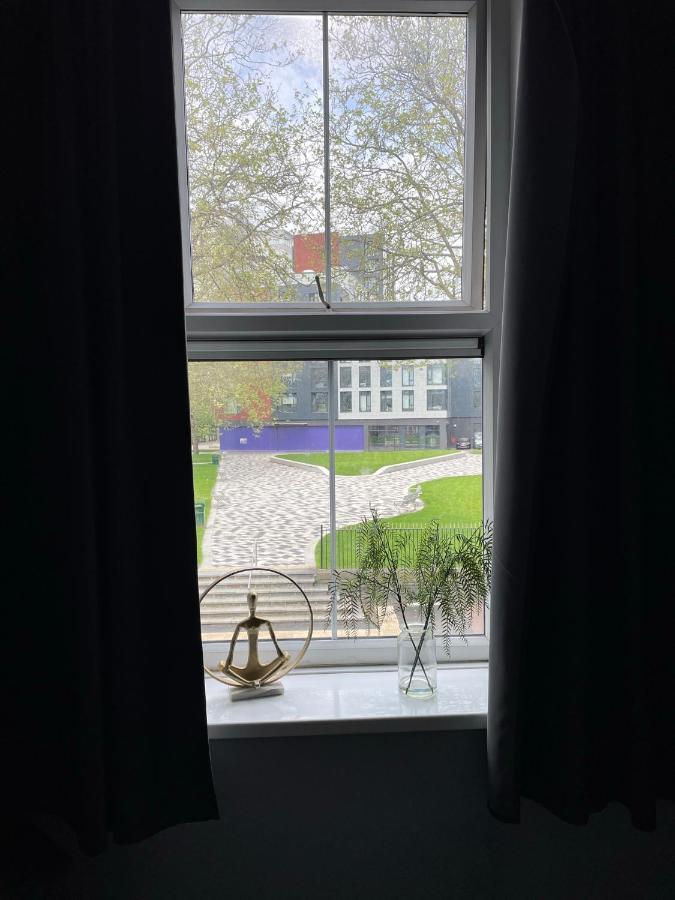 2 Bed Apartment Close To City Centre Cardiff Bagian luar foto