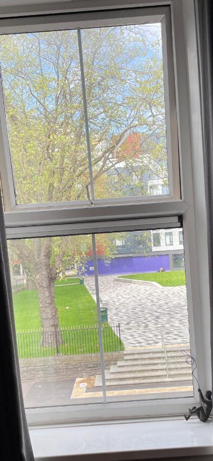 2 Bed Apartment Close To City Centre Cardiff Bagian luar foto
